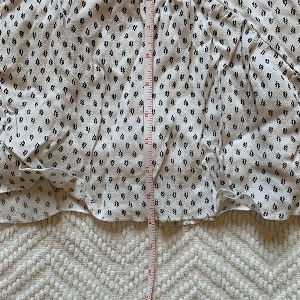 π White Patterned Skirt - Picture 9 of 9